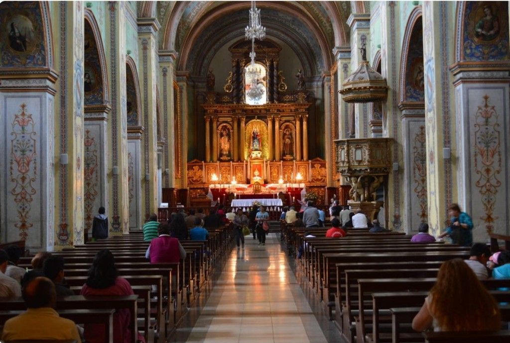 Nave de la Iglesia de San Agustín Visitar Guayaquil