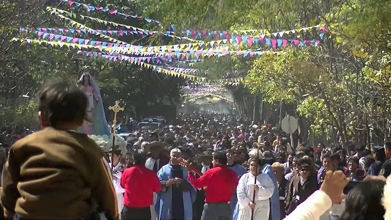 Procesión desde el Santuario de la Virgen de la Peña en Salta
