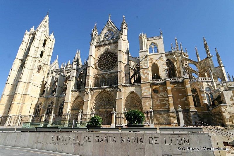 Catedral de Leon en el Camino a Santiago de Compostela Creditos en foto