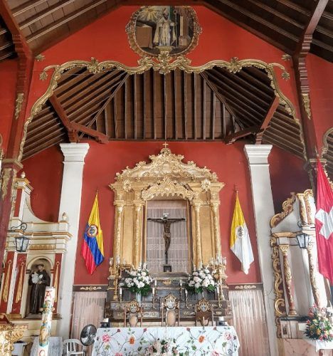 Santo Cristo Crucificado en la iglesia san agustín