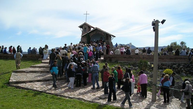 Turismo religioso actividades en Pigüe en la ermita de la virge de lujan del cerro