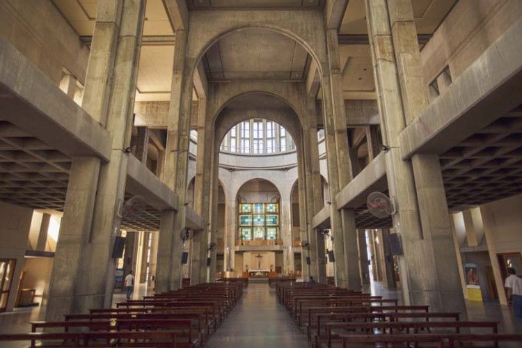 Interior del Santuario de San Nicolas - Peregrinaciones Marianas Argentinas