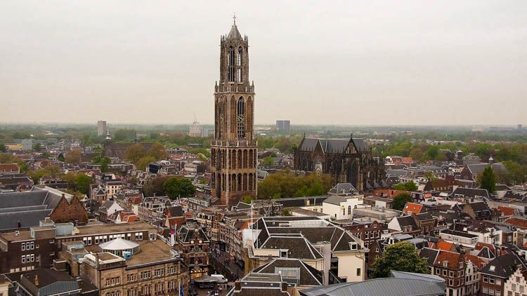 Catedrales europeas torre mas alta de amsterdam