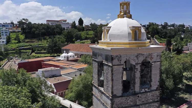 Vista del campanario de la Catedral de Nuestra Señora de la Asunción de Tlaxcala - Patrimonios Mundiales