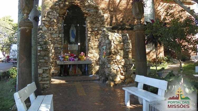 Camino de las Misiones la Gruta de Nossa Senhora de Lourdes, es uno de los lugares más visitados de la ciudad y está relacionado con una revuelta que se dio en Brasil en 1934 para derrocar a la llamada “Primera República”. 