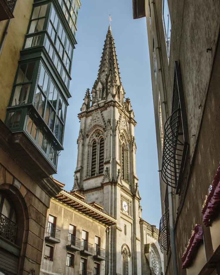  Catedral de Bilbao desde 1949, es Patrimonio de la Humanidad como elemento asociado a los caminos de Santiago del norte de España 