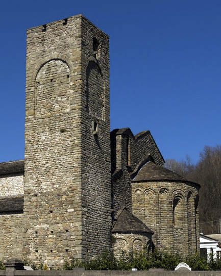 Iglesia Parroquial de Sorano realizada con piedra de rio y argamasa. Se puso en valor a comienzos de este siglo.