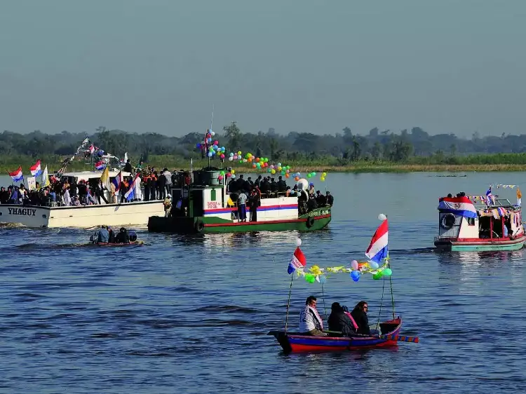 Peregrinacion nautica en honor a la PAtrona de PAraguay