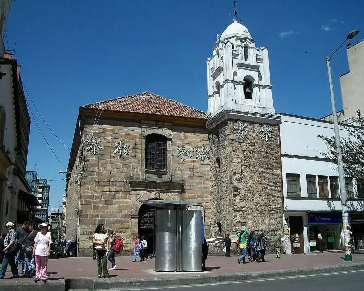 La imagen muestra la Iglesia de la Orden Tercera en Bogotá, Colombia. 