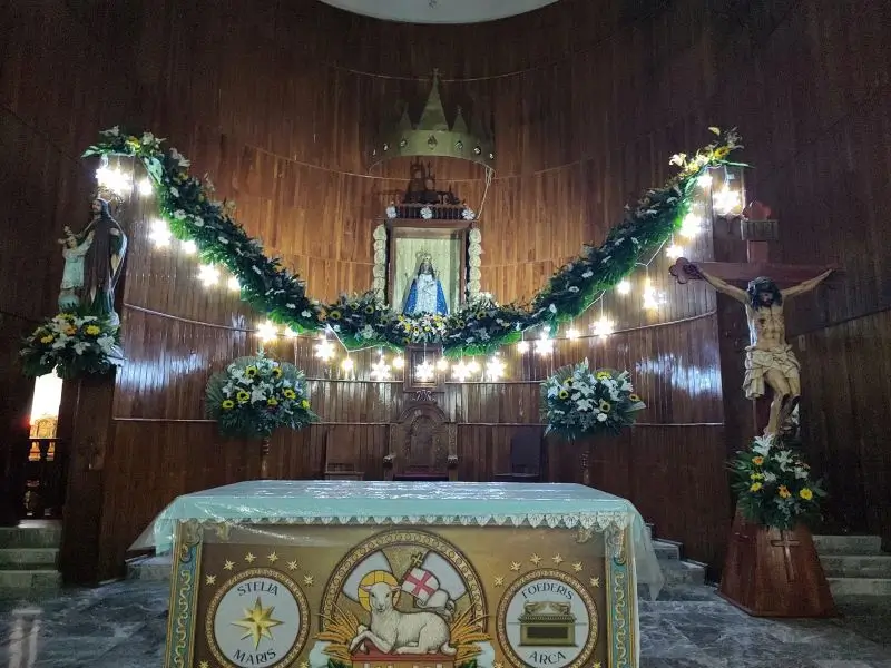 Presbiterio del Santuario de la Virgen Margarita Concepción en la Villa Mazatán