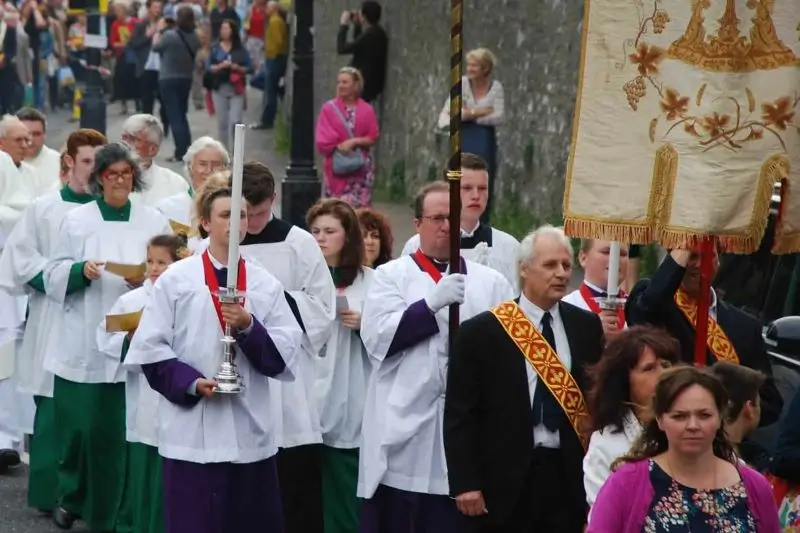Romería de Corpus Christi por las calles de Arundel · visitarundel.co.uk