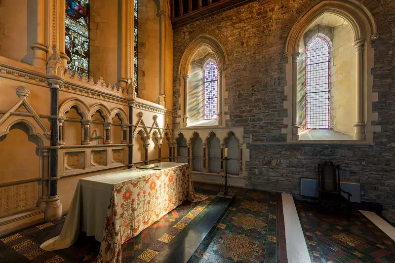 Conociendo el interior de la Catedral de Santa Brígida de Kildare