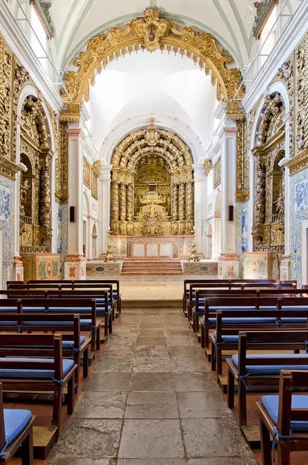 nave única de la Iglesia del Convento de Cardaes en Lisboa