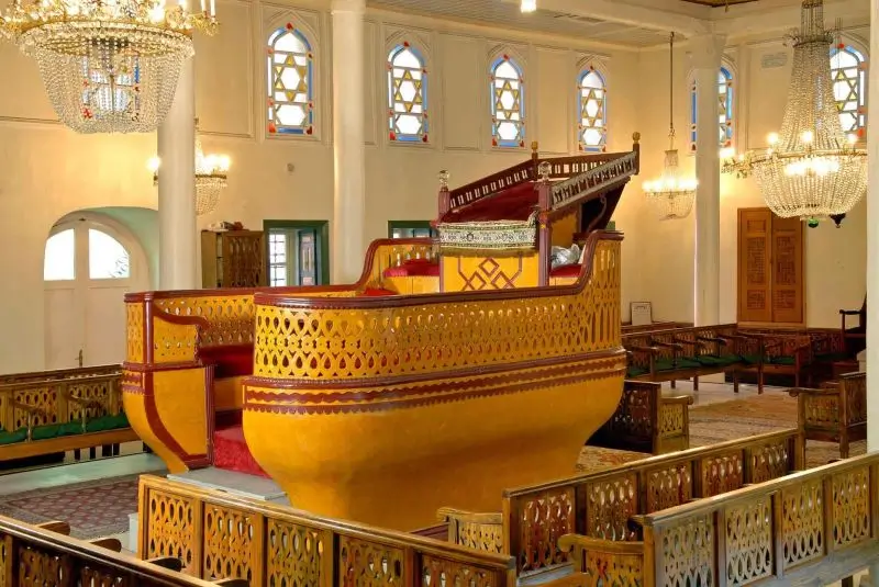 Sinagoga de Estambul es conocida además por su arca en forma de bote