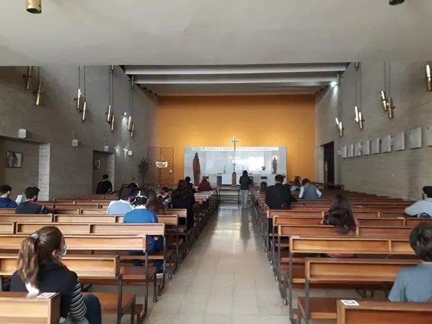 Interior de la Capilla Cristo Rey en rio cuarto cordoba