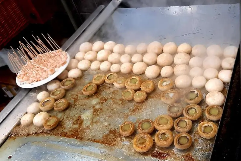 champis preparandose para transformarse en pinchos Organicemos juntos ahora tu próximo Peregrinaje