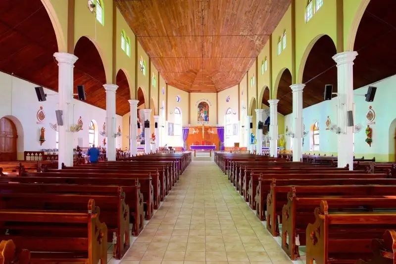 Nave única de la Iglesia San José Obrero