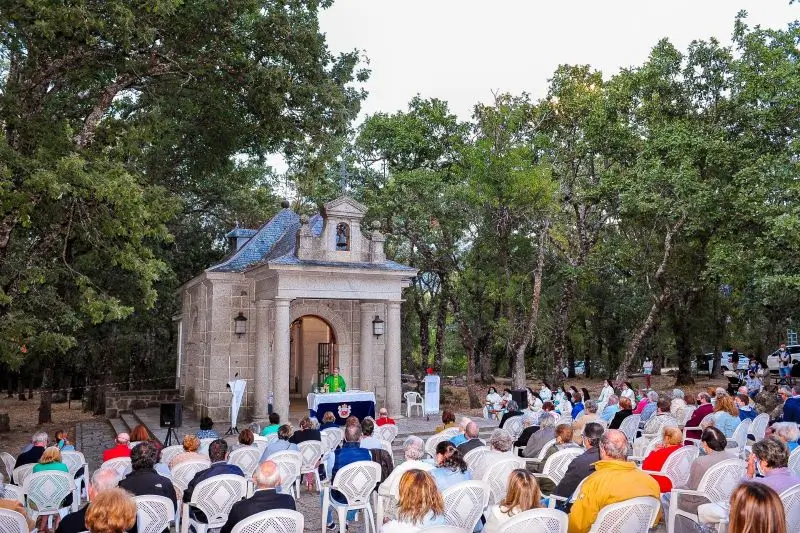 Misa en la ermita de la Virgen de El Escorial 