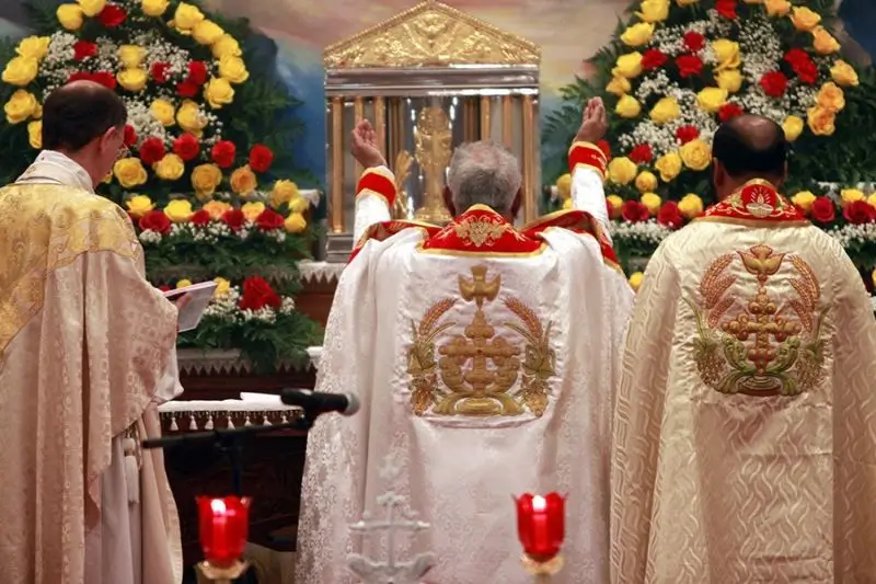 Esta iglesia mantiene el rito antioqueño, también llamado sirio oriental, una de las ceremonias más venerables de la historia cristiana.