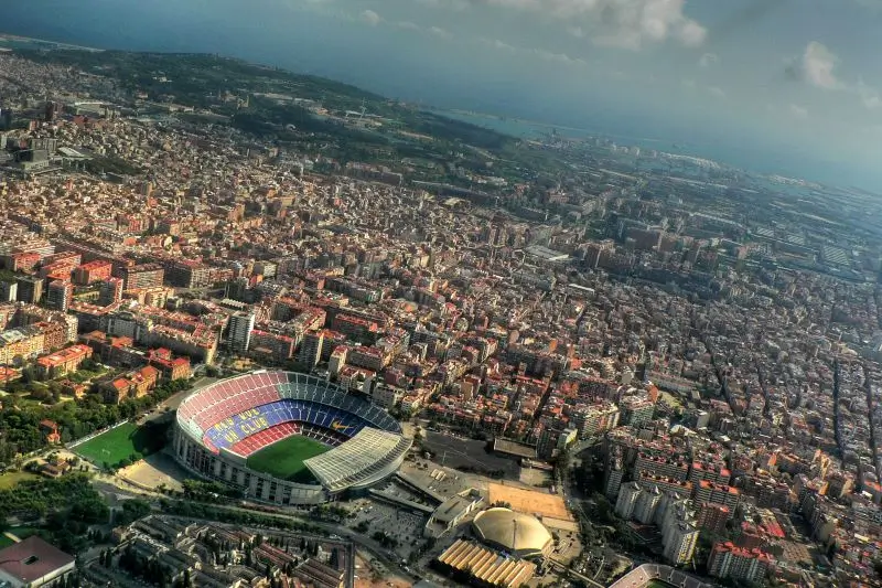 camp Nou al sobrevolar Barcelona en helicóptero