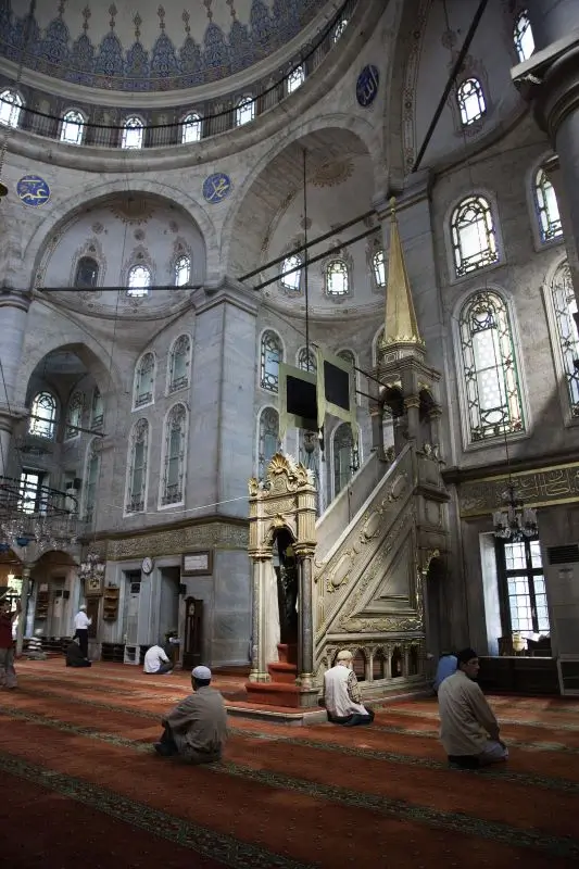 interior de la Mezquita del Sultán Eyüp
