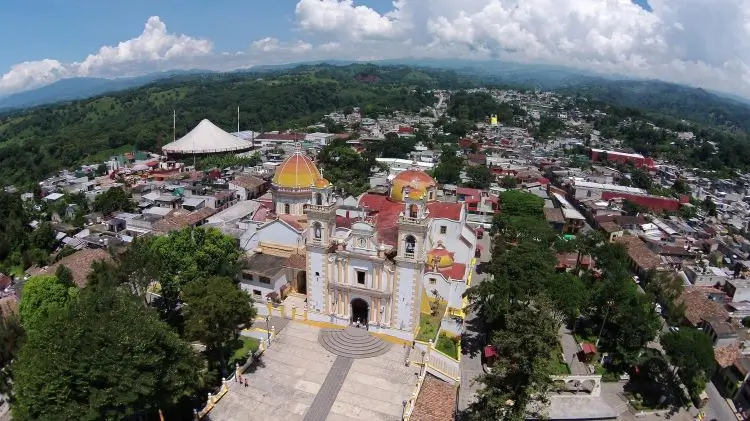 en Veracruz Xico es una parada imprescindible. Este encantador Pueblo Mágico celebra con fervor a Santa María Magdalena