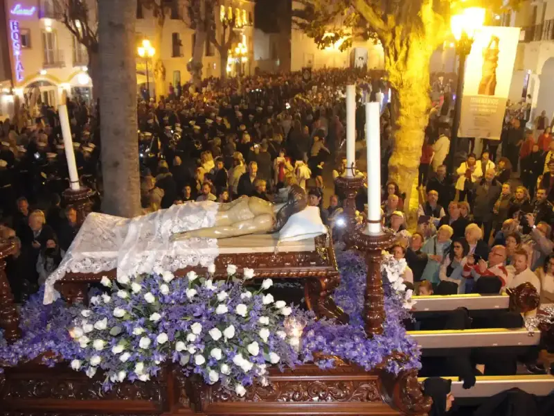 Procesiones y cofradías: el alma de la Semana Santa en Nerja