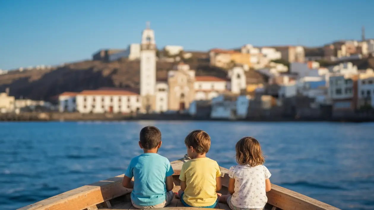 Niños en un bote contemplando la Basílica de Candelaria, un hito del turismo religioso en Tenerife