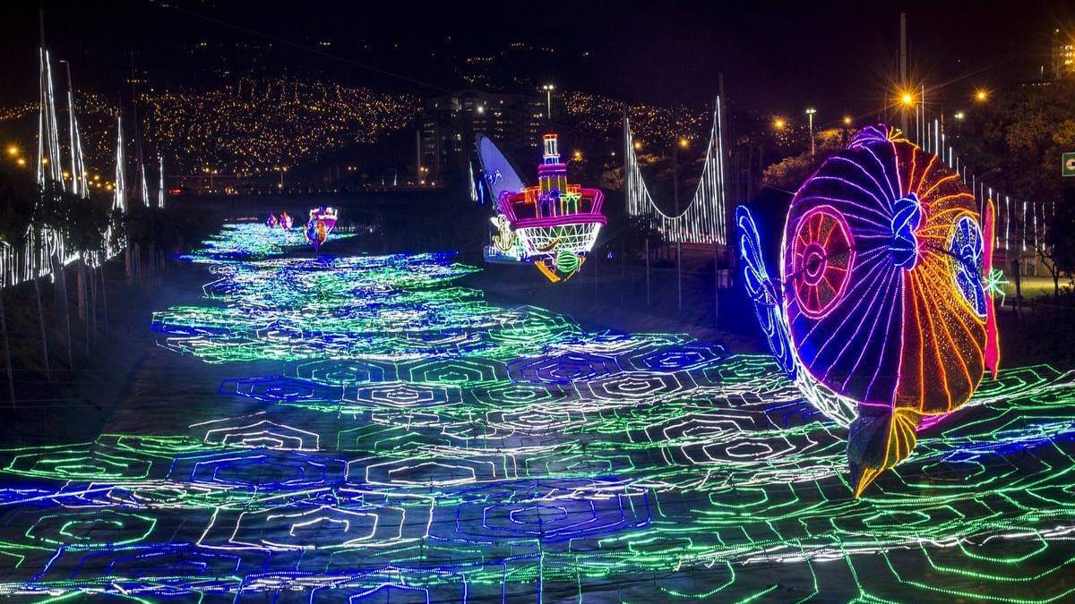 navidad en Colombia, america latina. La imagen muestra Se trata de 31 millones de luces LED.