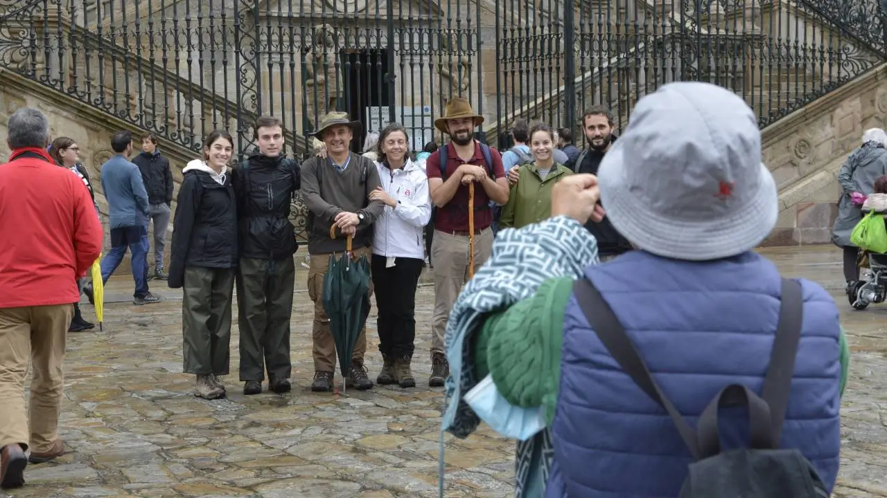 peregrinos en la catedral de santiago de compostela el xacobeo 2027