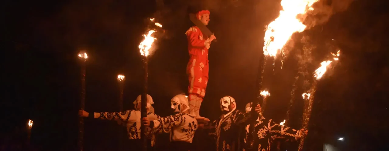 Esta imagen muestra la Contradanza de Cetina, una celebración tradicional que tiene lugar en la localidad zaragozana de Cetina, España