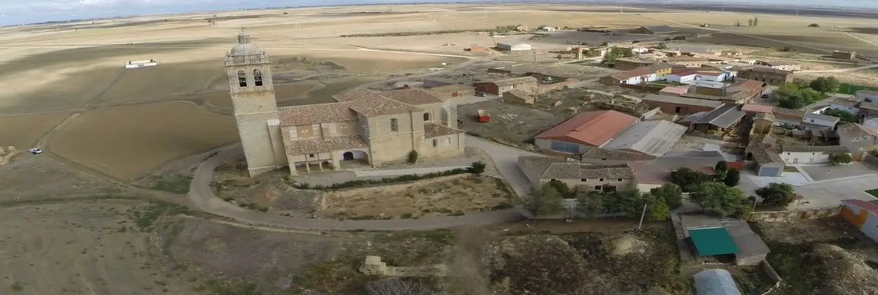 Baquerín de Campos es un municipio y localidad española situada en la provincia de Palencia, dentro de la comarca natural de Tierra de Campos (Castilla y León), a unos 28 km al este de Palencia