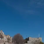 La imagen muestra el Basílica y Real Santuario de Nuestra Señora de la Cabeza, situado en el Cerro del Cabezo, dentro del Parque Natural de la Sierra de Andújar, en la provincia de Jaén (Andalucía, España)